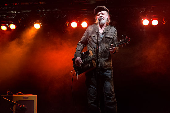 Tuomari Nurmio performing solo at TTT-kulbi. Photo: Antti Yrjönen.