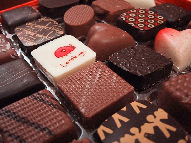 File:Valentines Day Chocolates from 2005.jpg