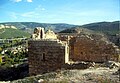 Vista de las ruinas de la ermita de Santa Bárbara en Ademuz (Valencia), con detalle del recinto de la sacristía y solar correspondiente a la casa del ermitaño. Siglo XVII.