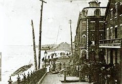 Au pied de la Terrasse Turcotte, en 1896.