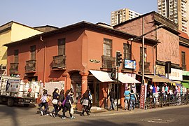 Casa del Pilar de Esquina, en la esquina con Recoleta.