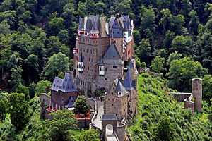 18. Platz: Francisco Conde Sánchez Neu! mit Burg Eltz