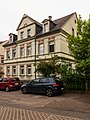 Mietshaus in offener Bebauung