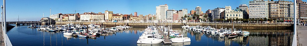 Gijón yachtkikötője