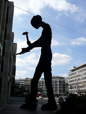 Hammering Man in Basel, Jonathan Borofsky