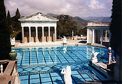 Heast Castlen Neptune Pool -allas