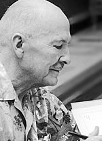 Heinlein signing autographs at the 1976 Worldcon