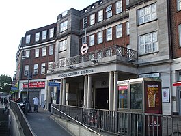 Hendon Central stn entrance.JPG