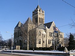 Pulaski County Courthouse Winimac Indiana P1300092.jpg