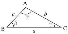 Triangle ABC avec les notations AB=c, AC=b et BC=a, les angles en A, B et C étant respectivement notés alpha, beta, gamma