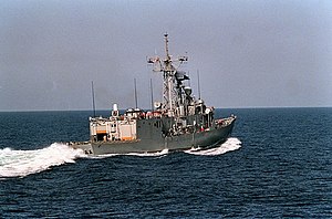 USS Nicholas (FFG 47) в море во время операции Desert Shield 1990 DN-SC-92-06592.jpg