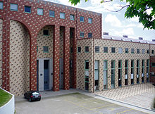 FLUP - Faculty of Letters of the University of Porto 2008.05-319-006b architecture(Faculdade de Letras da Universidade do Porto),brick,arch camDD41.151224,-8.633005@Via Panoramica Edgar Cardoso,Porto,PT thu01may2008-1310.jpg