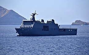 BRP Tarlac (LD 601) melakukan operasi amfibi selama Balikatan 2019 dengan foto diambil dari USS Wasp (LHD 1)