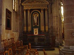 Chapelle terminant la nef latérale du bas-côté nord, dédiée à la Vierge Marie. Autel et retable en bois, avec une statue de Marie tenant l'enfant Jésus, dans une niche. Retable de style classique avec deux colonnes d'ordre corinthien.