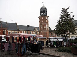 Klocktorn på stadens torg