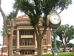 Dallam County Courthouse i downtown Dalhart.