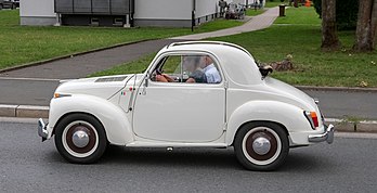 Une Fiat 500 Topolino C. (définition réelle 4 506 × 2 304)