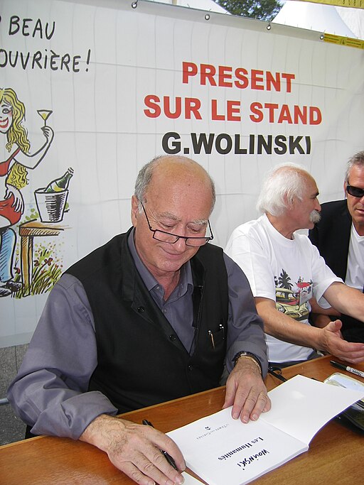 G. Wolinski dédicaçant à la fête de l'Huma 2007-04