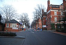 Gate House, Universities at Medway Campus - geograph.org.uk - 1148658.jpg