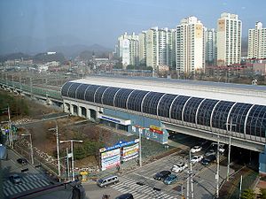 동두천시의 중심 전철역이자 철도역인 지행역 전경
