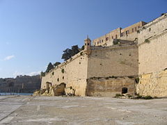 Zachodnia strona nadmorskiego bastionu