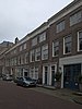 Huis met lijstgevel in lijst gedateerd 1737