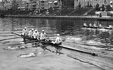 Rodd vid olympiska sommarspelen 1912, på Strandvägskajen fanns åskådarläktarna.