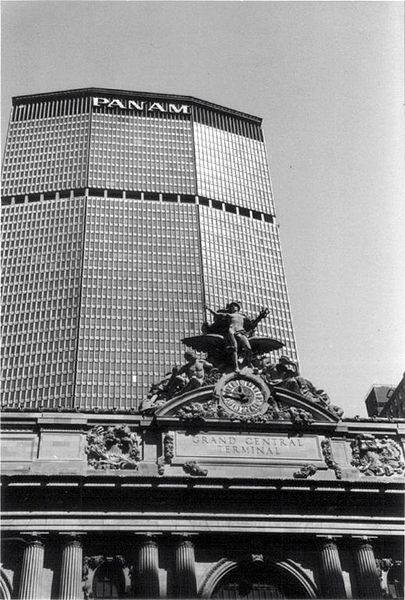 File:Pan Am Building, NYC, 1980s.jpg