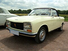 Peugeot 304 S cabriolet, avant.