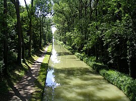 The banks of the Canal de l'Ourcq، in Sevran