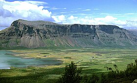 Berget Tjakkeli vid Laitauredeltat