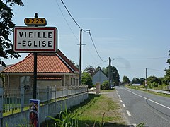 Intrée d' Vieille-Église du côté d' Saint-Omé-Capelle.