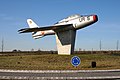 Un ancien F-84 de la force aérienne, décorant aujourd'hui un rond-point.