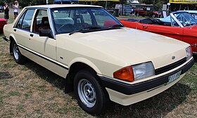 1982 Ford Falcon (XE) GL sedan (2014-11-23).jpg