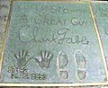 Fuß- und Handabdrücke von Clark Gable im Grauman's Chinese Theatre in Hollywood Using 34° 6′ 6,2″ N, 118° 20′ 27,8″ W34.101714-118.341042