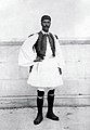 Řecký vítěz maratonského běhu Spyridon Louis v uniformě řecké elitní jednotky Efsoni, 1896