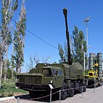 MAZ-543M/MAZ-7910に砲塔を搭載したA-222 130mm自走沿岸砲。