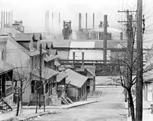 South Bethlehem homes in the foreground and Bethlehem Steel in the background in 1935 Bethlehem Pa 1935 LOC fsa 8c52905.jpg