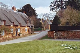 In het centrum: cottages in gele zandsteen