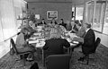 Une réunion du directoire de la fondation d'Hannelore Kohl dans la salle de conférences, en 1988.
