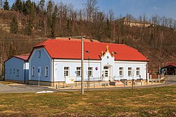 Budova obecního úřadu v Chmelíku (bývalá škola)