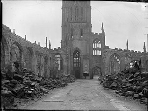 Katedraal fan Coventry nei it Dútske bombardemint (foto 1944)