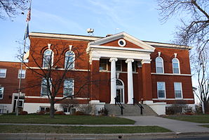 Das Green Lake County Courthouse in Green Lake, seit 1982 im NRHP gelistet[1]