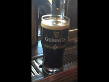Файл: Guinness Pour & Serve.webm
