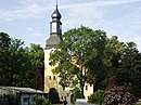 Dorfkirche mit Gemeinde- und Pfarrhaus