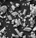 Campione cristallino di litio alluminio idruro al microscopio elettronico a scansione