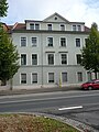 Mietshaus in halboffener Bebauung