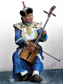 Image : http://upload.wikimedia.org/wikipedia/commons/thumb/c/c1/Mongolian_Musician.jpg/220px-Mongolian_Musician.jpg