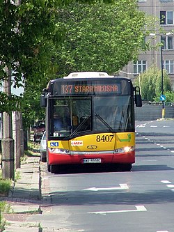 Autobus typu Solaris Urbino 18 (przewoźnik: warszawskie MZA) na linii 137