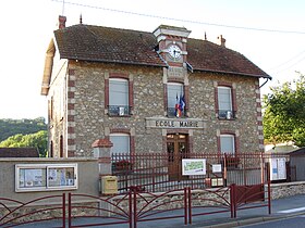 La mairie-école.